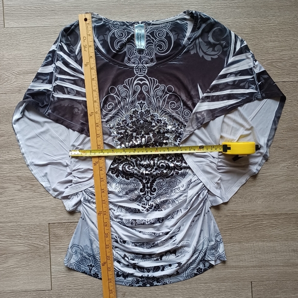 ♧ Black, White and Gray Blouse Swirl and Floral Pattern Flutter Sleeve - Picture 10 of 12